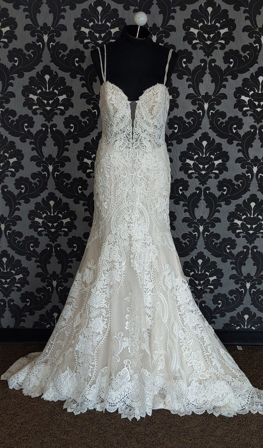 Pronovias FLORIANA Wedding Dress Size 12 Embroidered Lace Ivory Spaghetti Straps