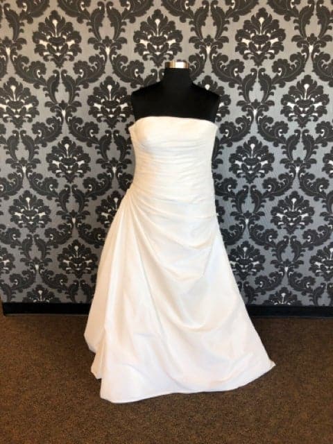 Pronovias Semilla Wedding Dress Satin Off White Size 20 Sheath | Something Blue .