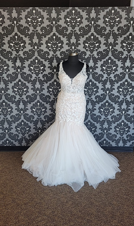 Stella York 7491 Wedding Dress Size 16 Lace/Sequin Ivory/Nude Sleeveless