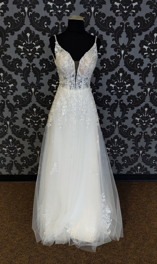 Oxford Street Essense of Australia Wedding Dress Size 2 Ivory Tulle/Lace A-line
