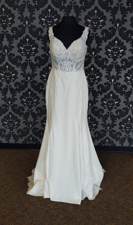 Martina Liana 1294 Wedding Dress Size 14 Crepe/Lace Ivory Sleeveless