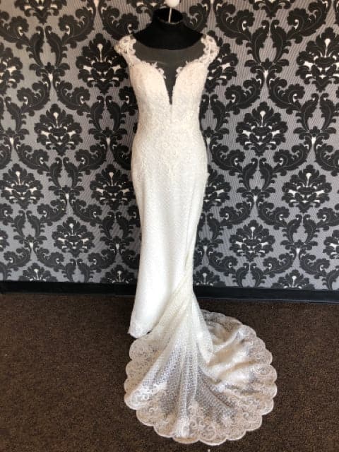 As Is Casablanca 2377 Wedding Dress Lace Ivory Size 12 Sleeveless | Something Blue .