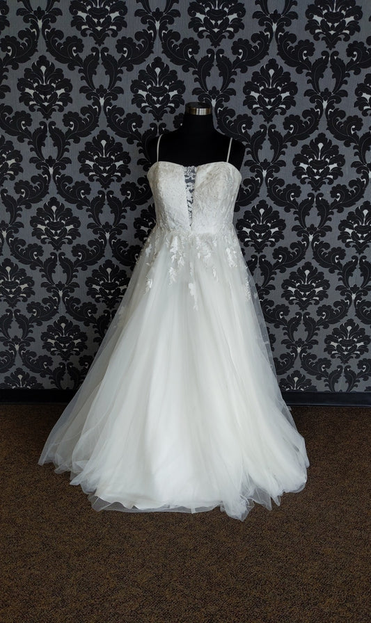 Stella York 7052 Wedding Dress Size 20 Lace/Tulle Ivory Spaghetti A-line
